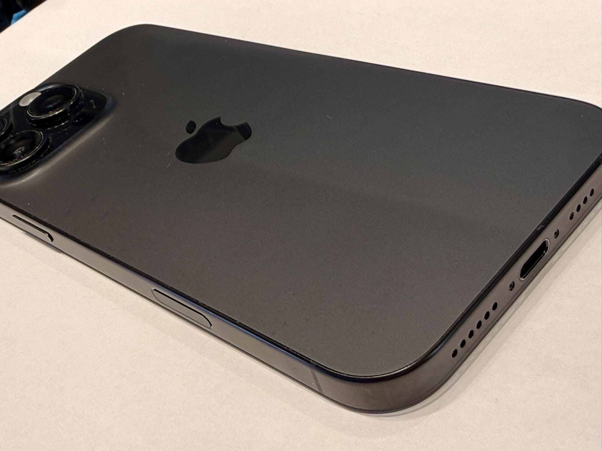 יד 2 iPhone 16 Pro Max