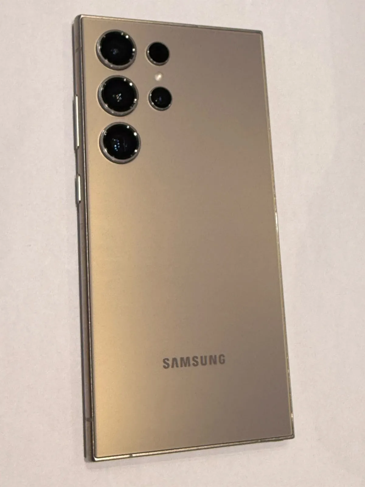 1 יד 2 Samsung Galaxy s24 ultra זהב